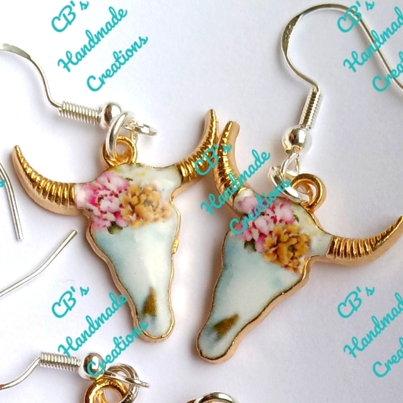 Cow Head Earring sets - Picture 2 of 4